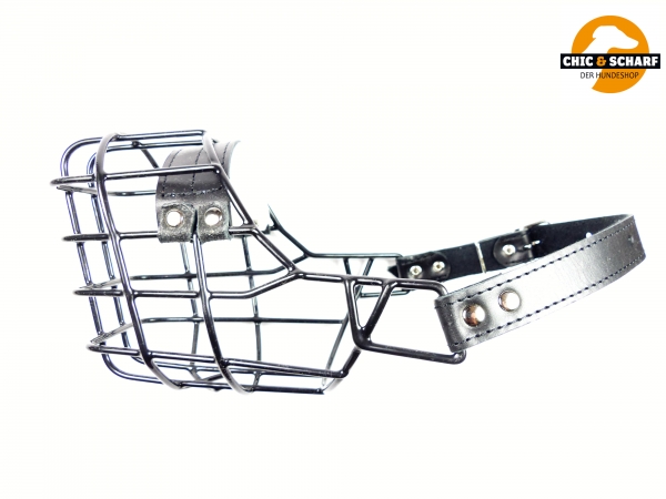 SF Drahtmaulkorb schwarz Bull Hündin